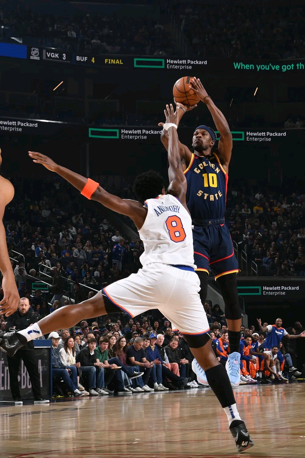 包含纽约尼克斯迎西甲关键赛，今晨造点机会，气氛紧张，身体对抗强度拉满的词条