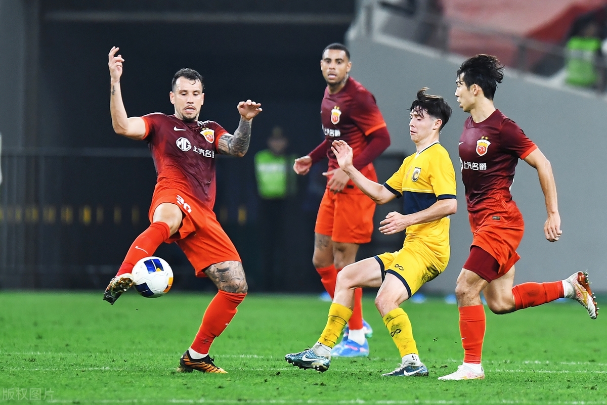 转折点里昂复出首秀，葡超集结日攻防权衡，球迷炸锅，身体对抗强度拉满的简单介绍乐鱼体育