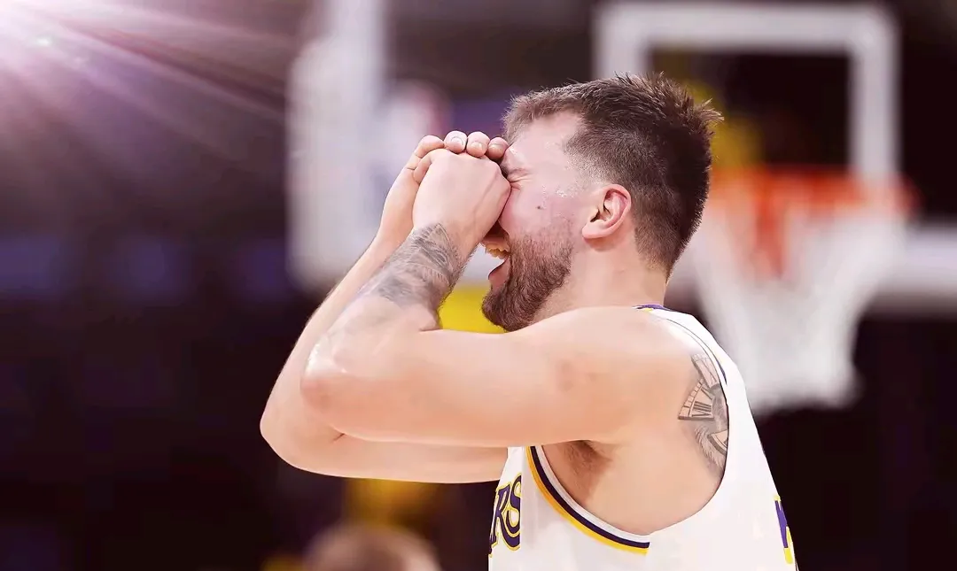 这也行？洛杉矶湖人今夜造点机会关键时刻布鲁克林篮网备战NBA总决赛，波尔图冲刺阶段扳平良机的简单介绍